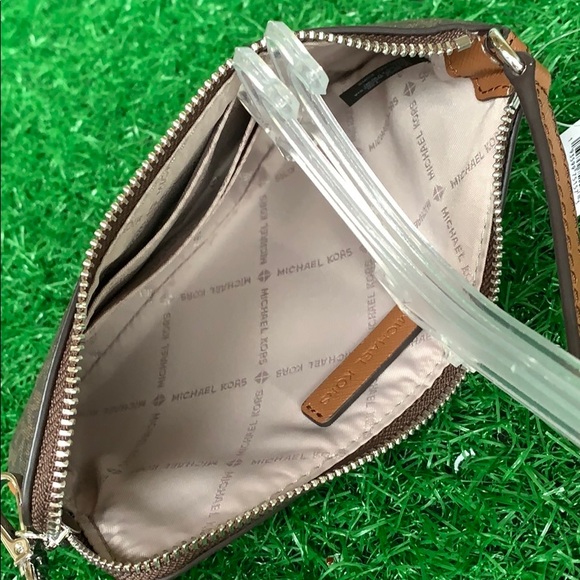 Michael Kors Jet Set Travel Large Top Zip wristlet - Picture 9 of 16